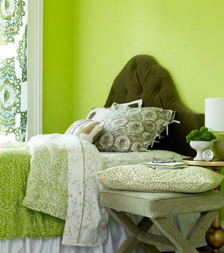 卧室|墙漆壁纸混搭 打造温馨彩色卧室空间(图)
