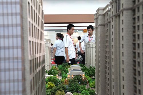 老冯拍楼:青岛房地产经理人俱乐部商学院举办