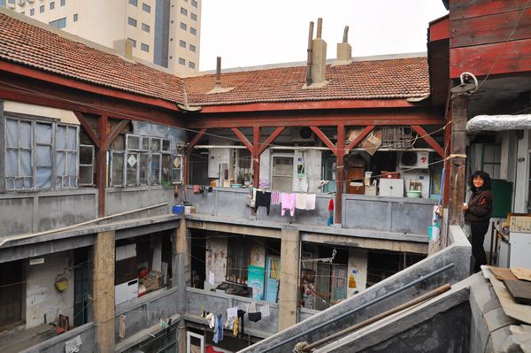 探访青岛里院 深藏在老城区的城市记忆(组图)