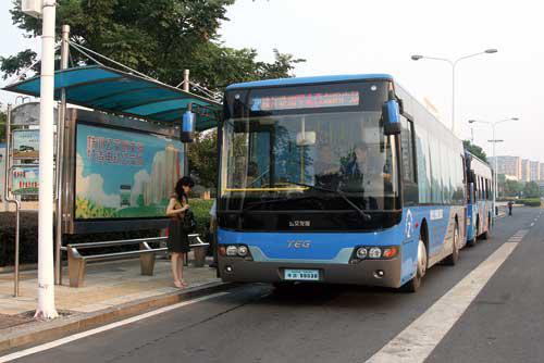 铁路青岛北站增开7班定制公交 开往黄岛和即墨