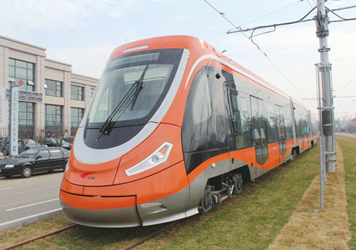 第二辆有轨电车昨上轨 城阳今年7辆有轨电车将运营 - 青岛新闻网