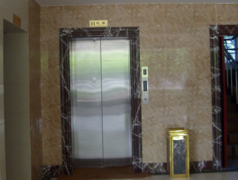 政法公寓电梯,青岛