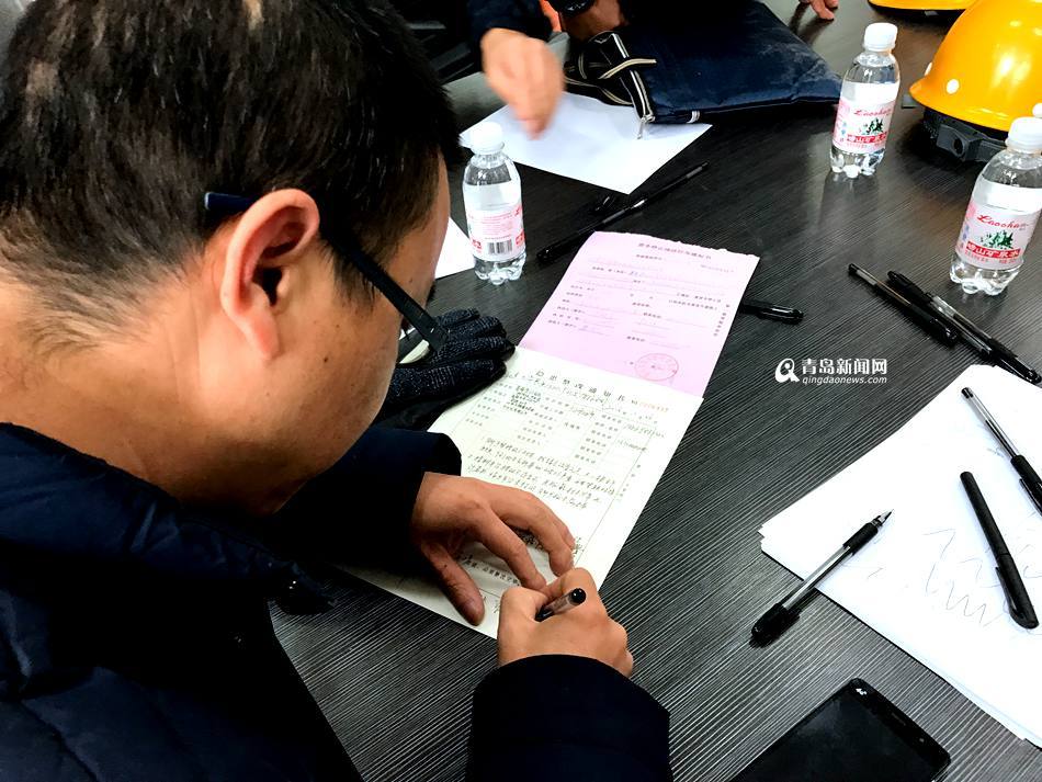 青岛突查建筑工地 两个项目存隐患被责令停工