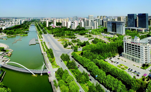 三里河周边的胶州新城区,集聚了众多品牌房企项目.